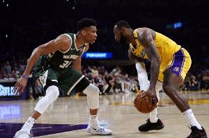 九游娱乐官方-70年代砍250分？字母哥：不喜欢对比时代 在70年代我会跟大家一样