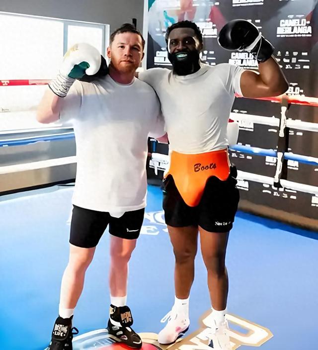 九游娱乐-克劳福德回应阿瓦雷兹陪练选择：我的技术，别人学不来